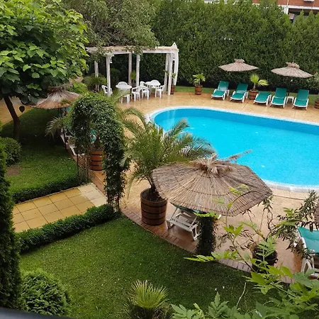 Liani - 3*