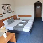 酒店 Liani