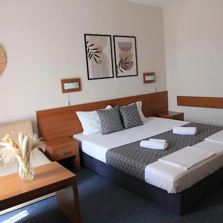 Liani Hotel 3*