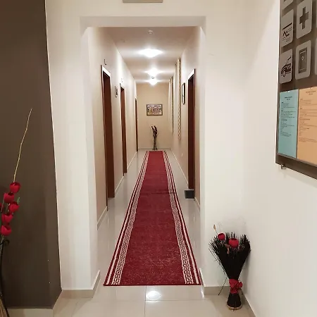 Liani فندق